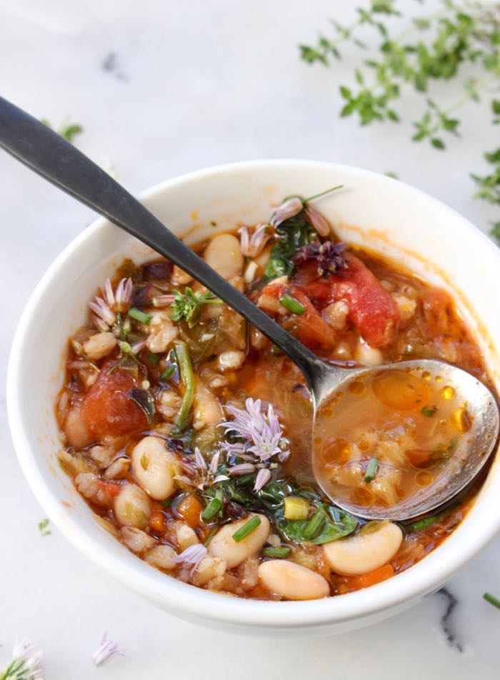 Best Vegan Minestrone Soup Recipe with Beans, Spinach and Farro