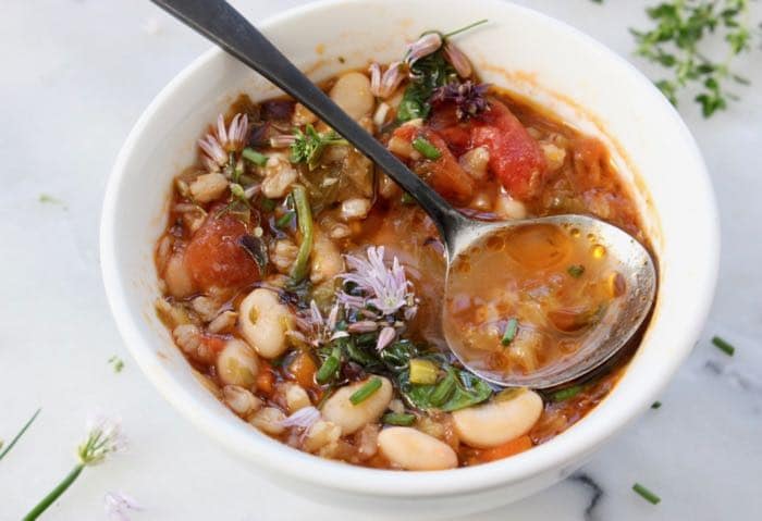 Best Minestrone Soup Recipe with Beans, Spinach and Farro - Vegan