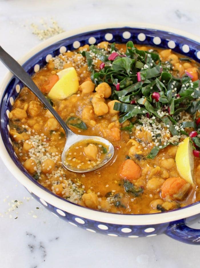 Easy Chickpea Stew Morrocan Style with Tomato and Hemp Seeds