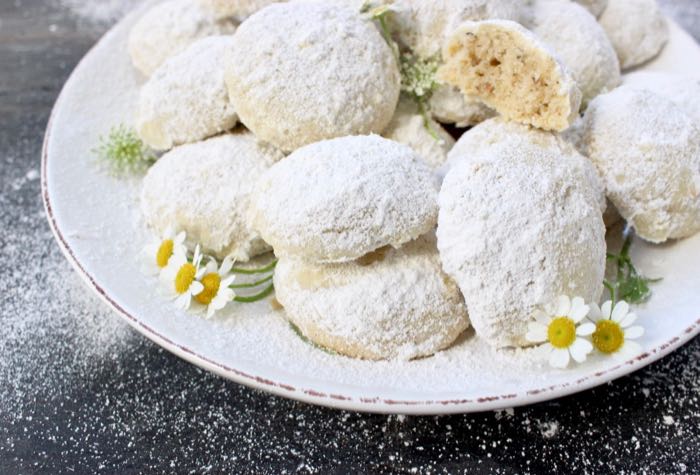 Italian Wedding Cookies Recipe (Vegan)