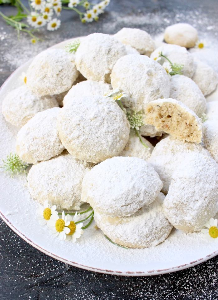 Vegan Italian Wedding Cookies / Christmas Snowball Cookies