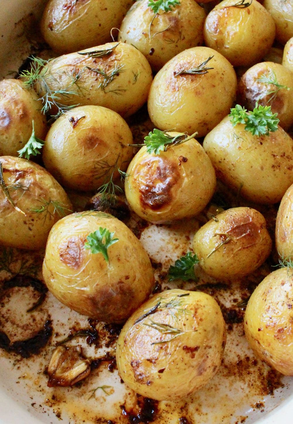 Whole Garlic Rosemary Roasted Potatoes 