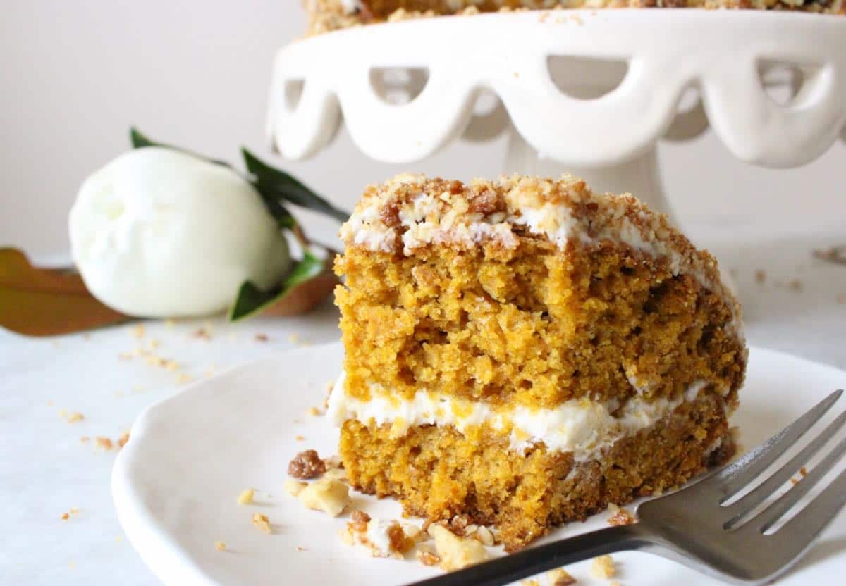 vegan pumpkin crunch cake