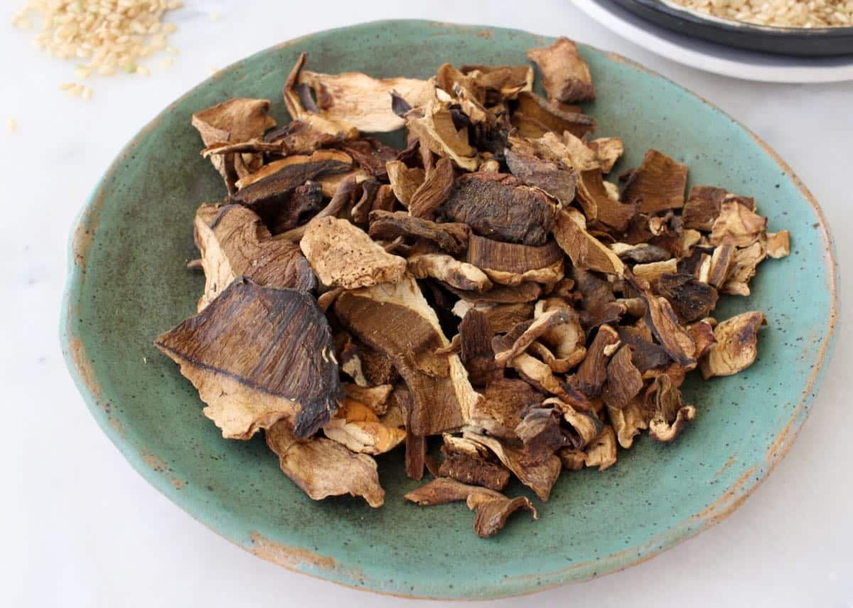 dried porcini mushrooms for broth